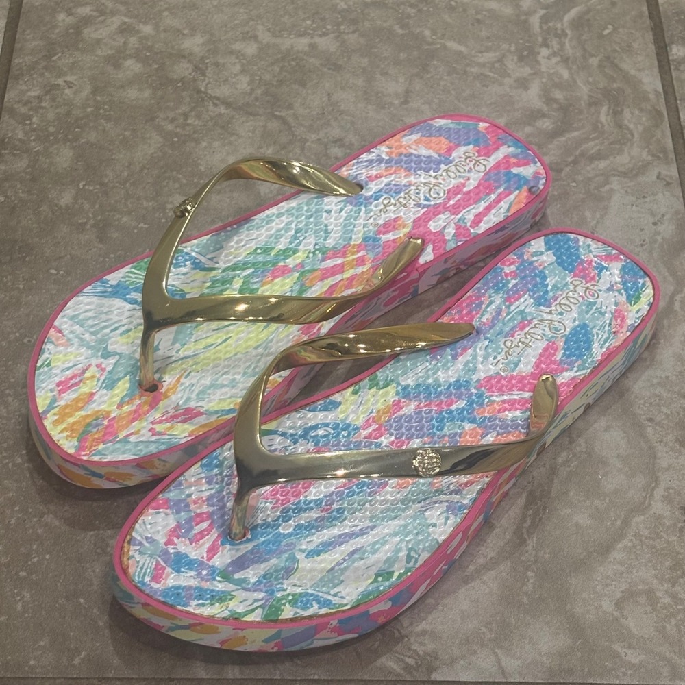 Lilly Pulitzer Flip Flop Sandals Gold Straps Multi Color Print Size 7/8 25412